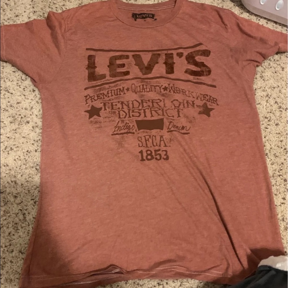 Levi’s T shirt
